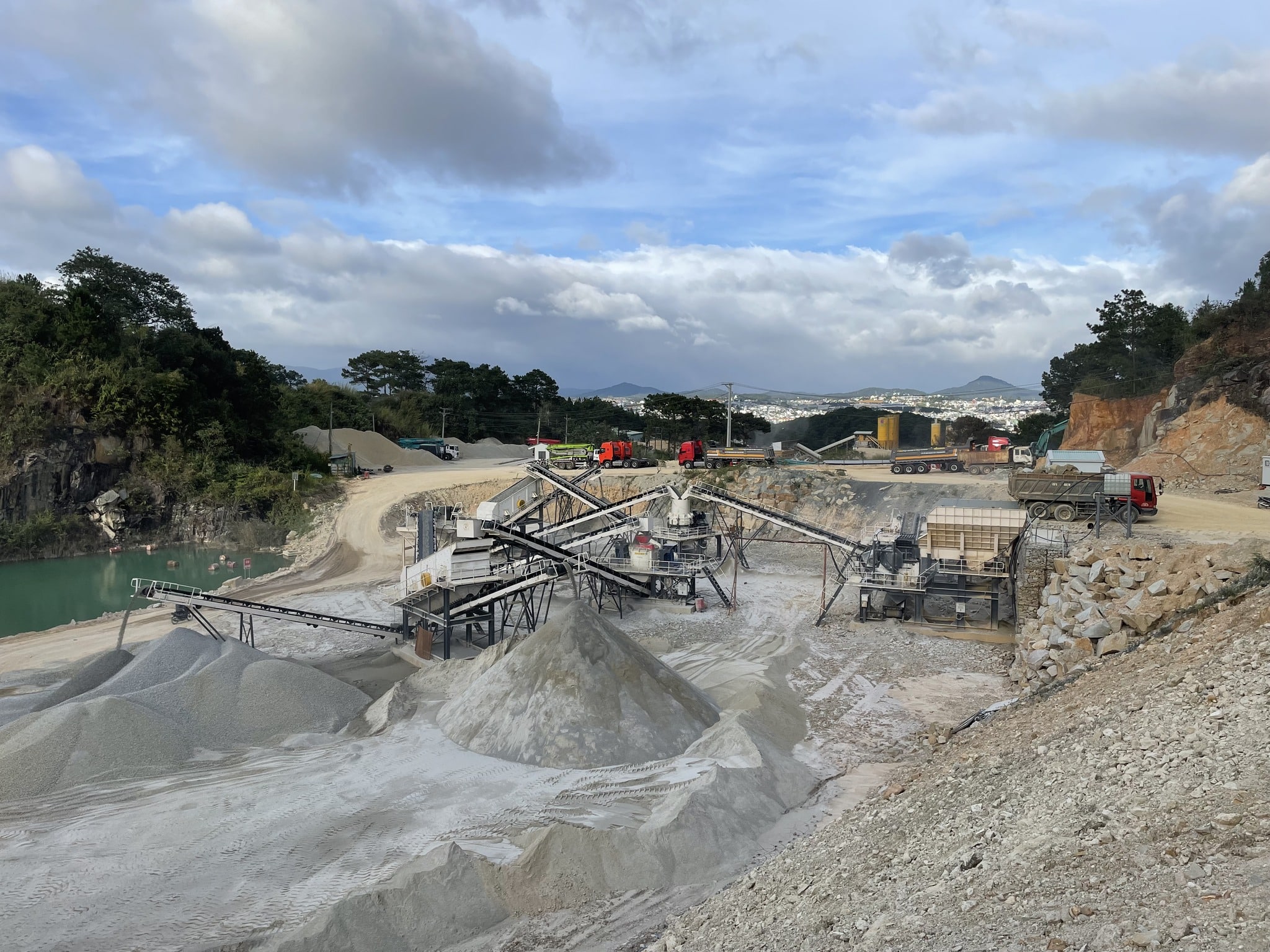 សេវាកម្មរចនាខ្សែសង្វាក់ផលិតកម្ម - ង្វៀន វិញ